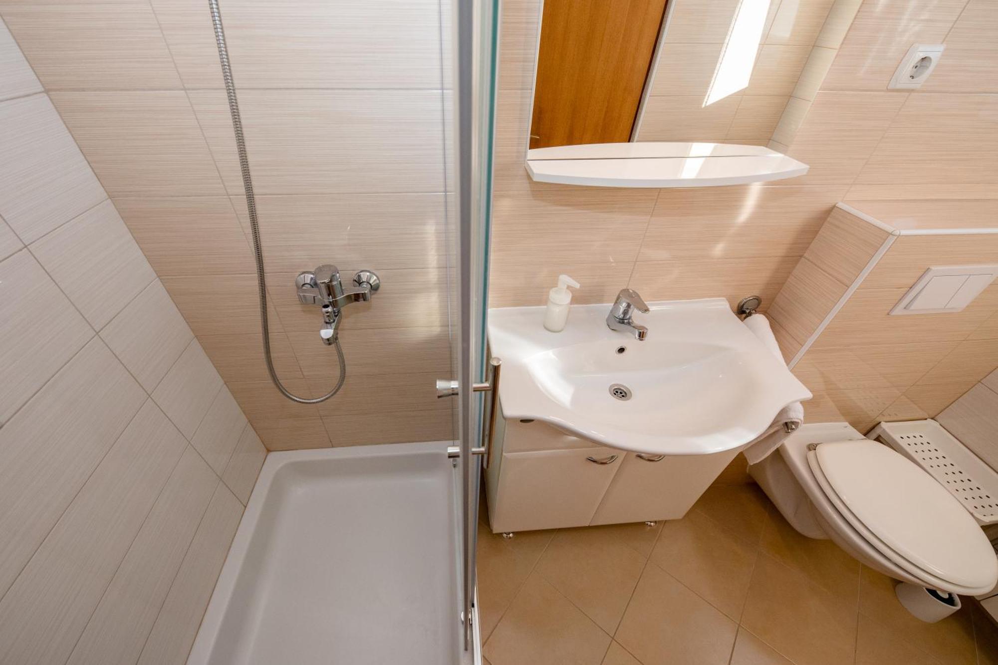 Tomulic Jasna I Miljenko Apartment Супетарска Драга Екстериор снимка