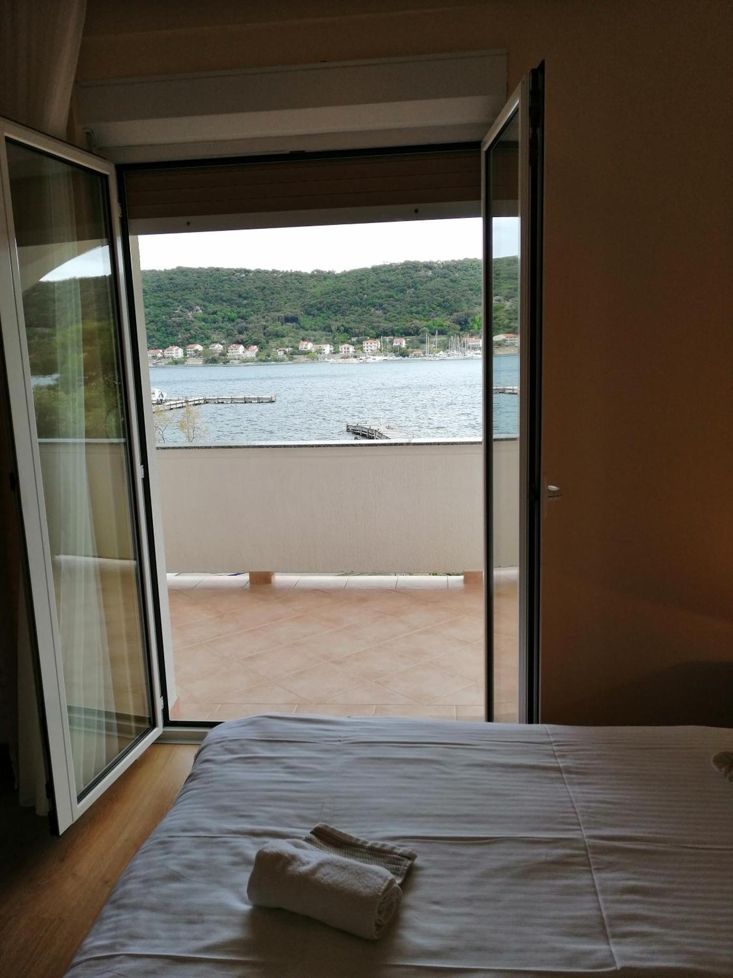 Tomulic Jasna I Miljenko Apartment Супетарска Драга Екстериор снимка