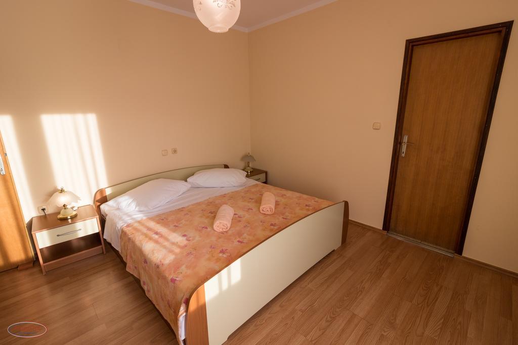 Tomulic Jasna I Miljenko Apartment Супетарска Драга Екстериор снимка