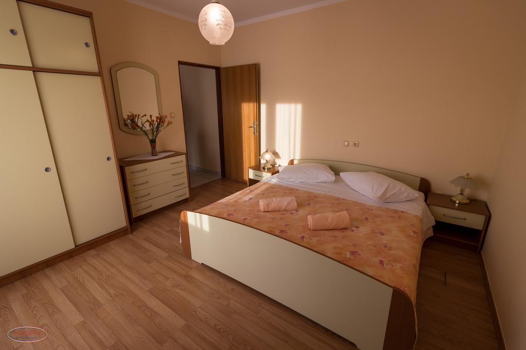 Tomulic Jasna I Miljenko Apartment Супетарска Драга Екстериор снимка