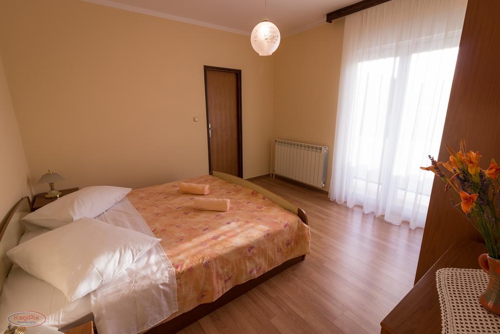 Tomulic Jasna I Miljenko Apartment Супетарска Драга Екстериор снимка
