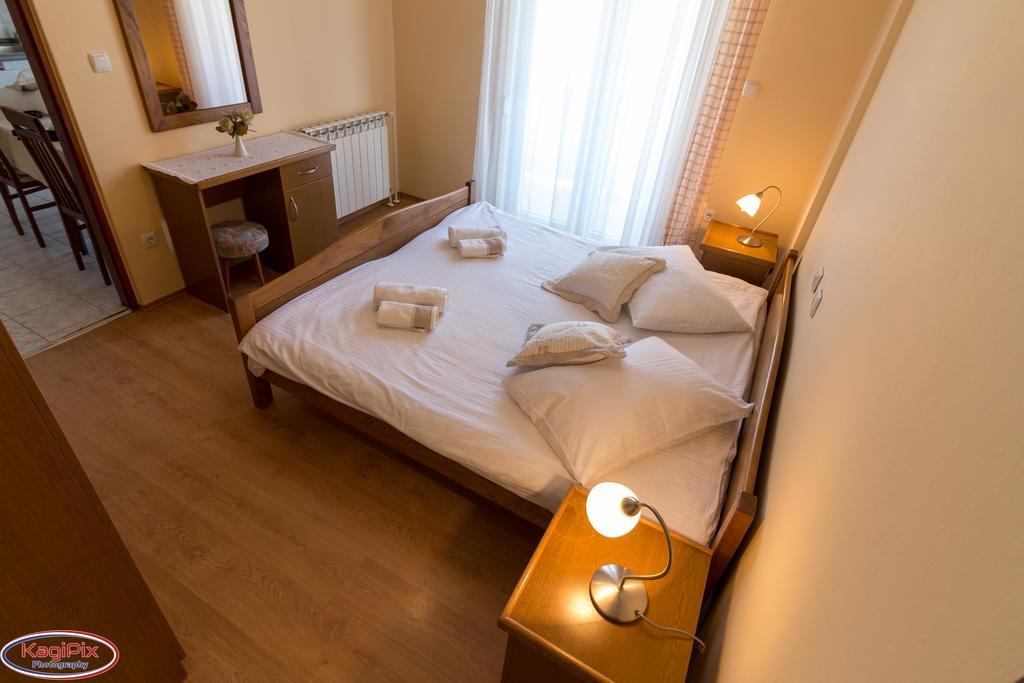 Tomulic Jasna I Miljenko Apartment Супетарска Драга Екстериор снимка